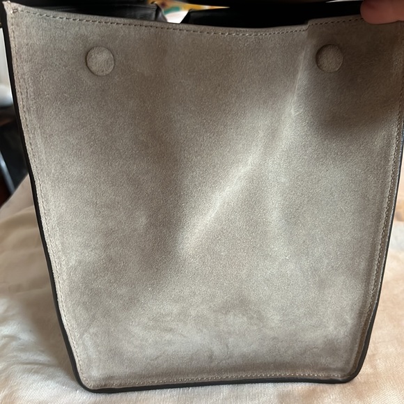 Authentic Celine medium Trapeze bag with shoulder strap and dust bag. - Picture 8 of 10